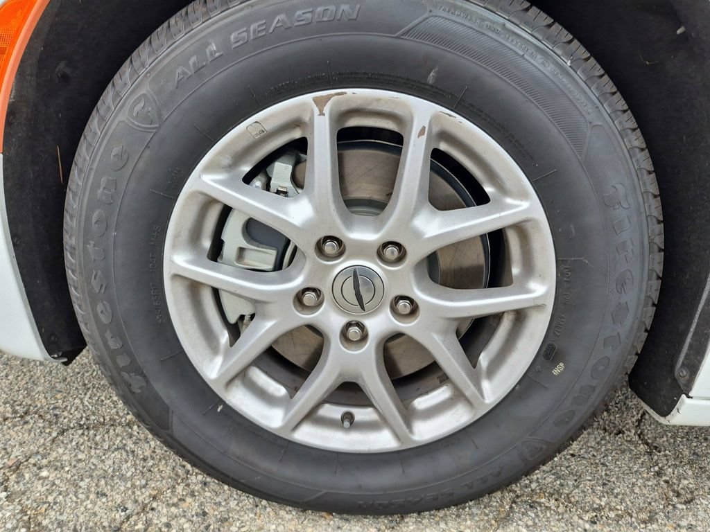 Used 2023 Chrysler Voyager LX FWD image 19