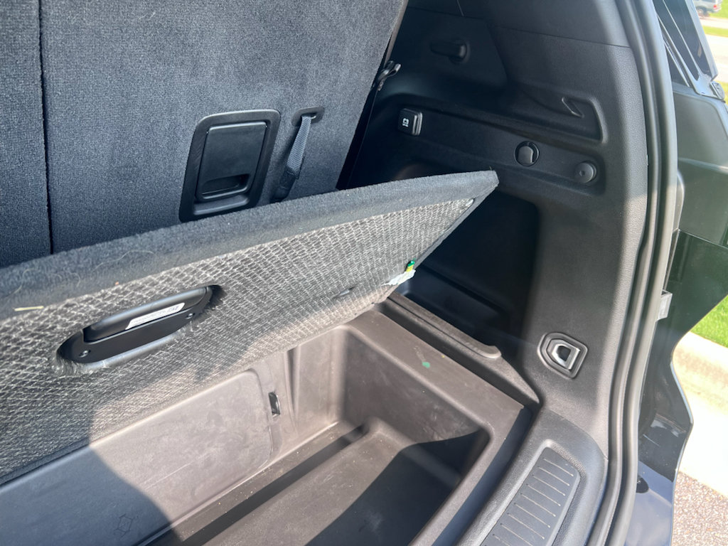 Used 2024 Jeep Grand Cherokee L Altitude RWD image 9