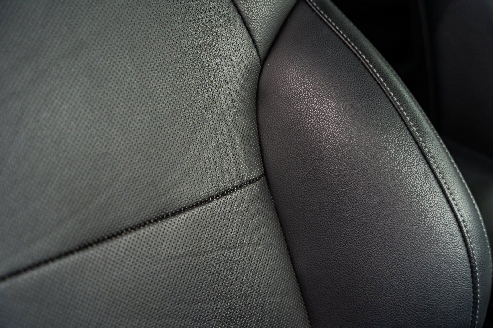 Used 2021 Kia Stinger GT-Line image 14