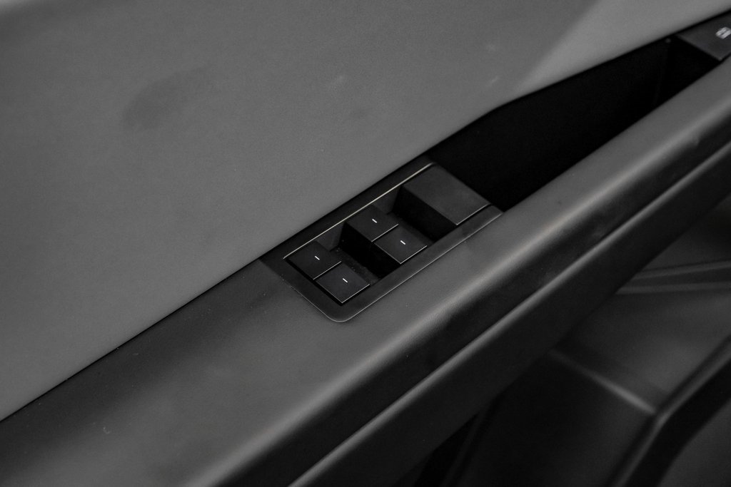 Used 2025 Tesla Cybertruck AWD Crew Cab image 44