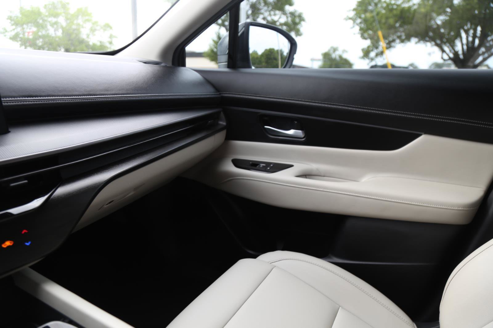 Used 2025 Nissan Murano SV FWD image 15