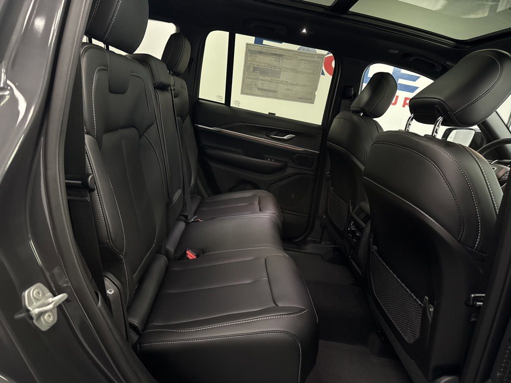 New 2026 Jeep Grand Cherokee Limited AWD/4WD image 30