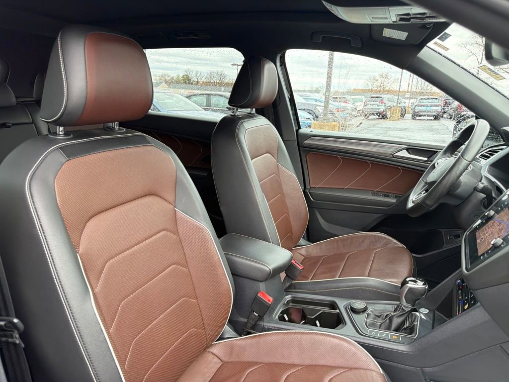 Used 2022 Volkswagen Tiguan SEL R-Line image 29