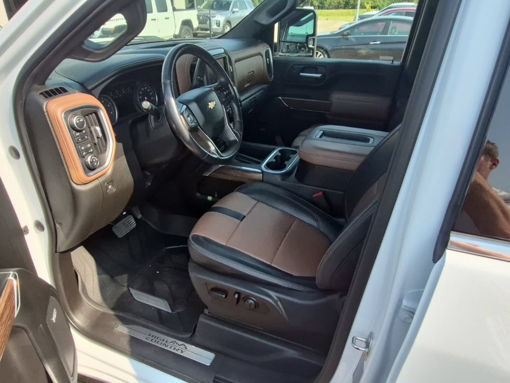 Used 2022 Chevrolet Silverado 3500 High Country AWD/4WD image 13