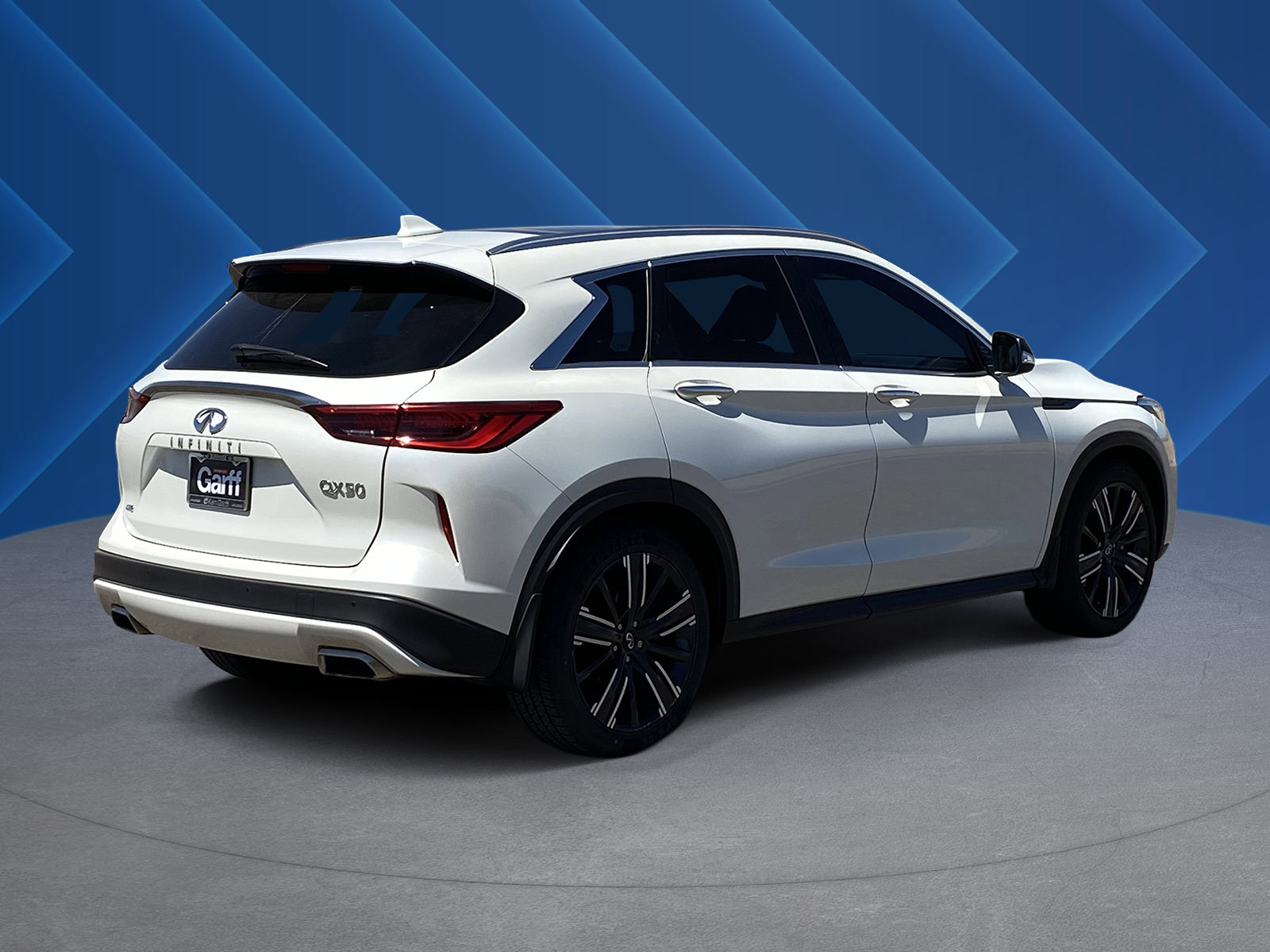 Used 2021 INFINITI QX50 Luxe w/ Appearance Package AWD/4WD image 3