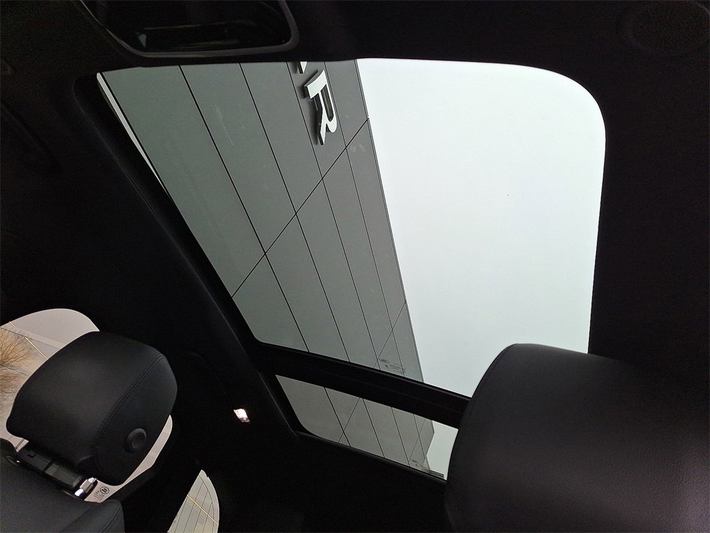 Used 2024 Land Rover Range Rover Velar Dynamic SE image 14