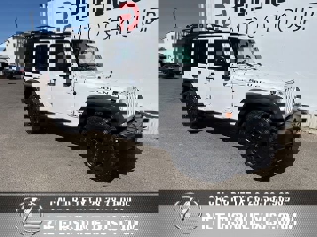 Used 2015 Jeep Wrangler Unlimited Rubicon image 2