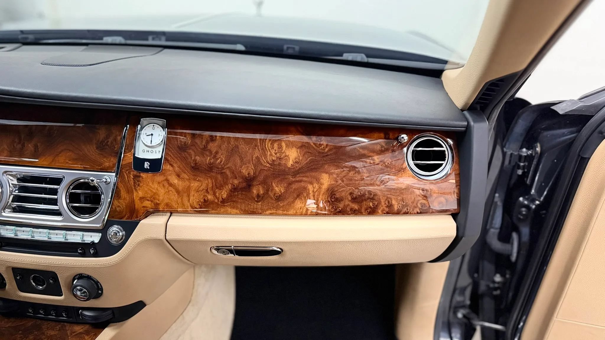 Used 2011 Rolls-Royce Ghost RWD image 29