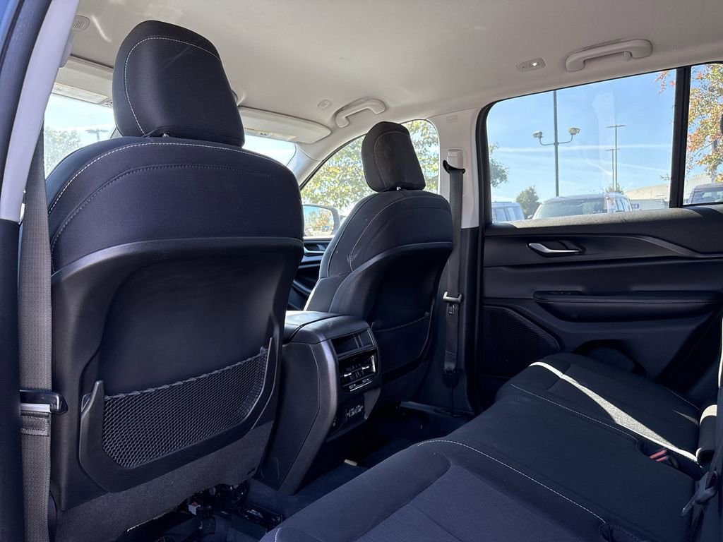 Used 2023 Jeep Grand Cherokee Laredo w/ Luxury Tech Group I image 10