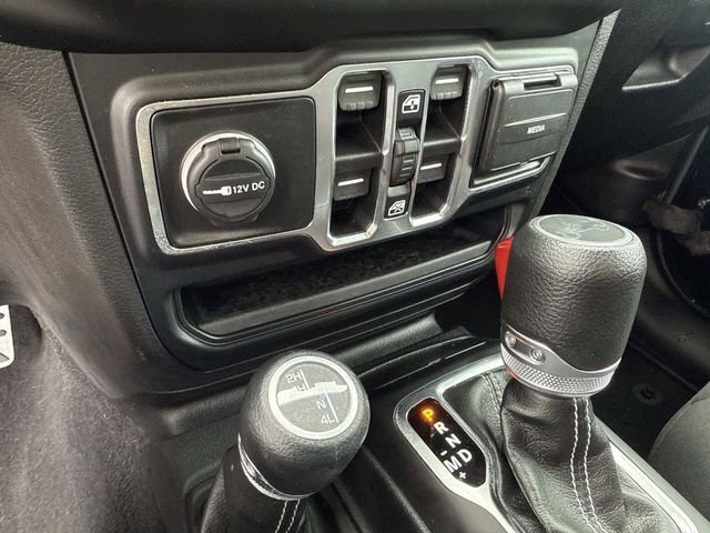 Used 2019 Jeep Wrangler Unlimited Sahara image 25