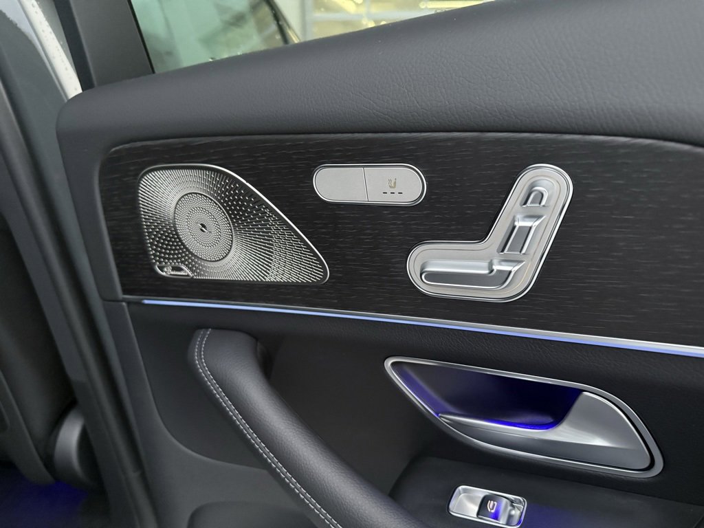 Used 2026 Mercedes-Benz GLS 450 4MATIC image 40