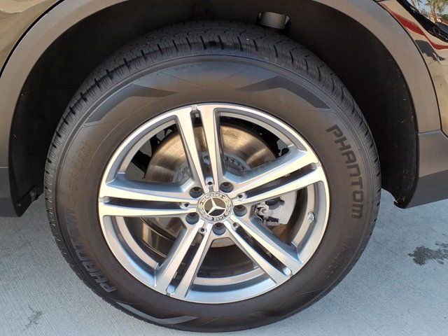 Certified 2021 Mercedes-Benz GLC 300 image 24