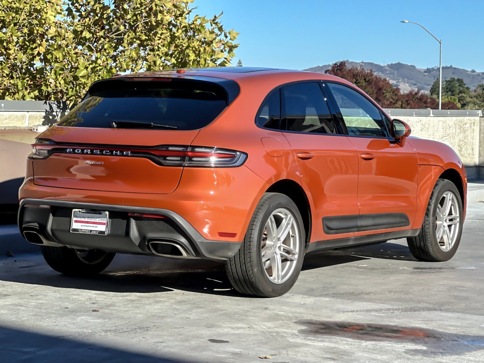 Used 2022 Porsche Macan w/ Premium Package Plus image 8