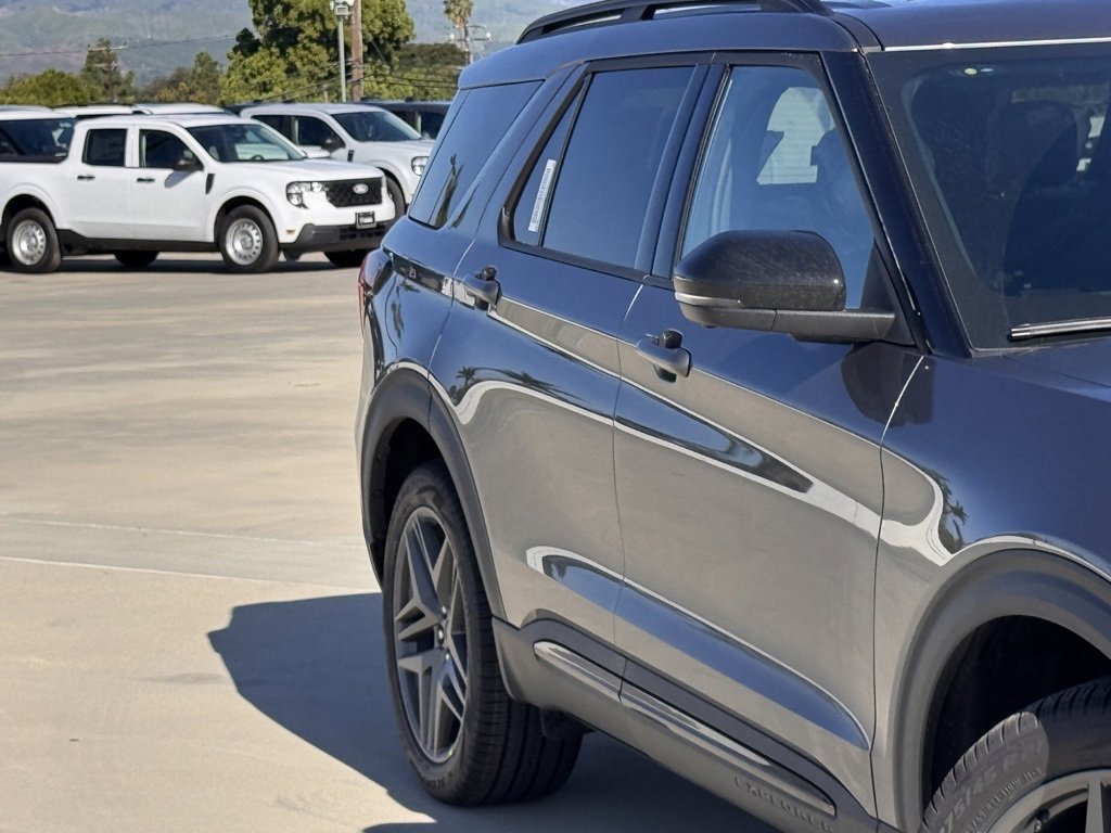 New 2026 Ford Explorer ST w/ Sun And Sound Package image 5