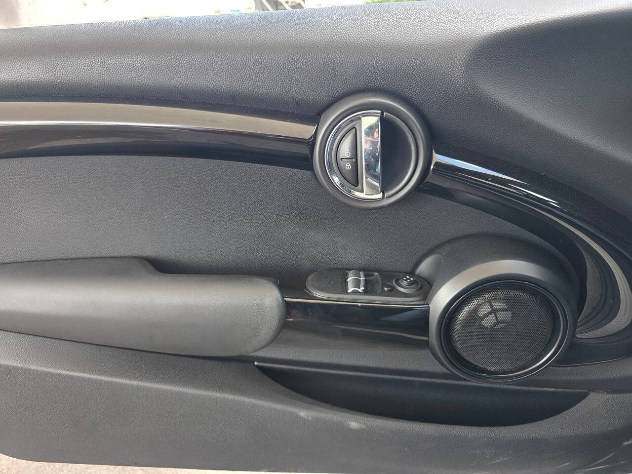 Used 2016 MINI Cooper S w/ Premium Package FWD image 19