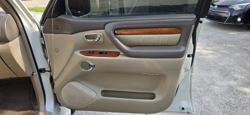 Used 2003 Lexus LX 470 4WD image 17