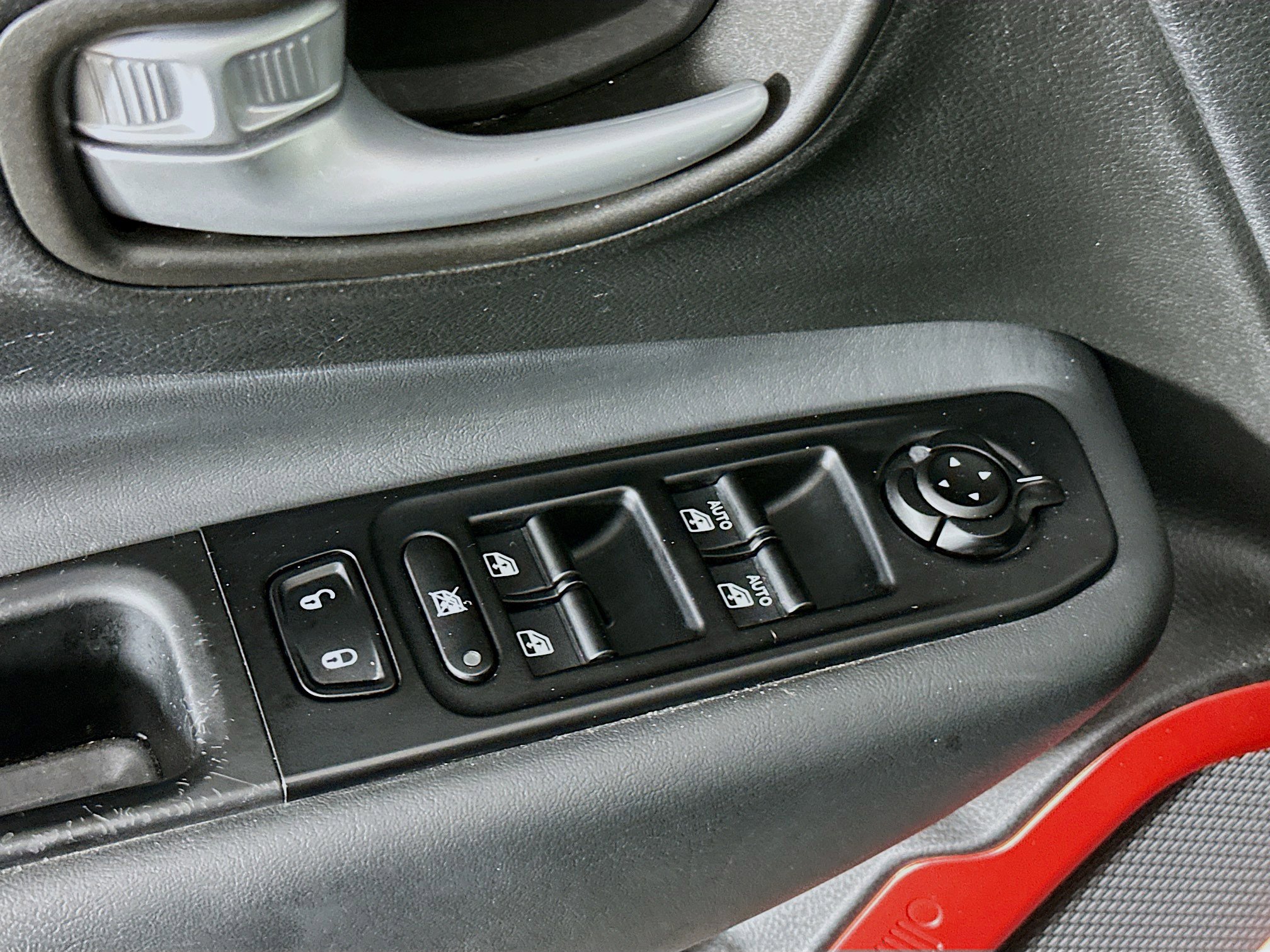 Used 2023 Jeep Renegade Trailhawk image 15
