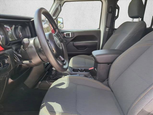 Used 2025 Jeep Gladiator Sport image 16