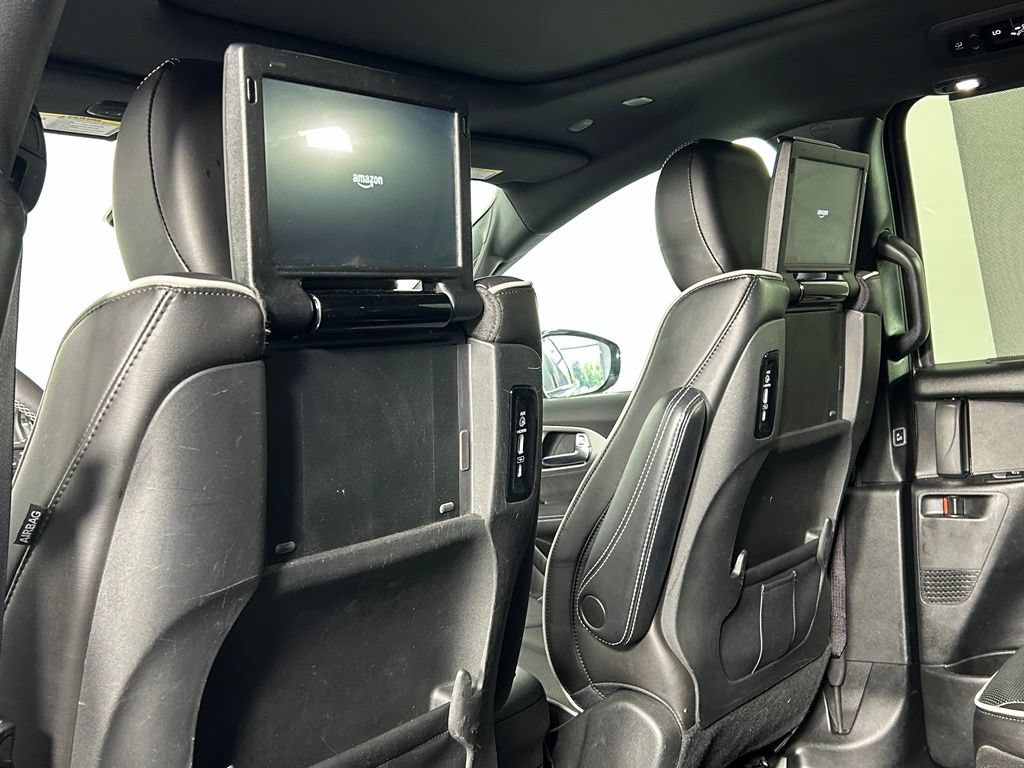Used 2023 Chrysler Pacifica Limited w/ Uconnect Theater Family Group FWD image 19