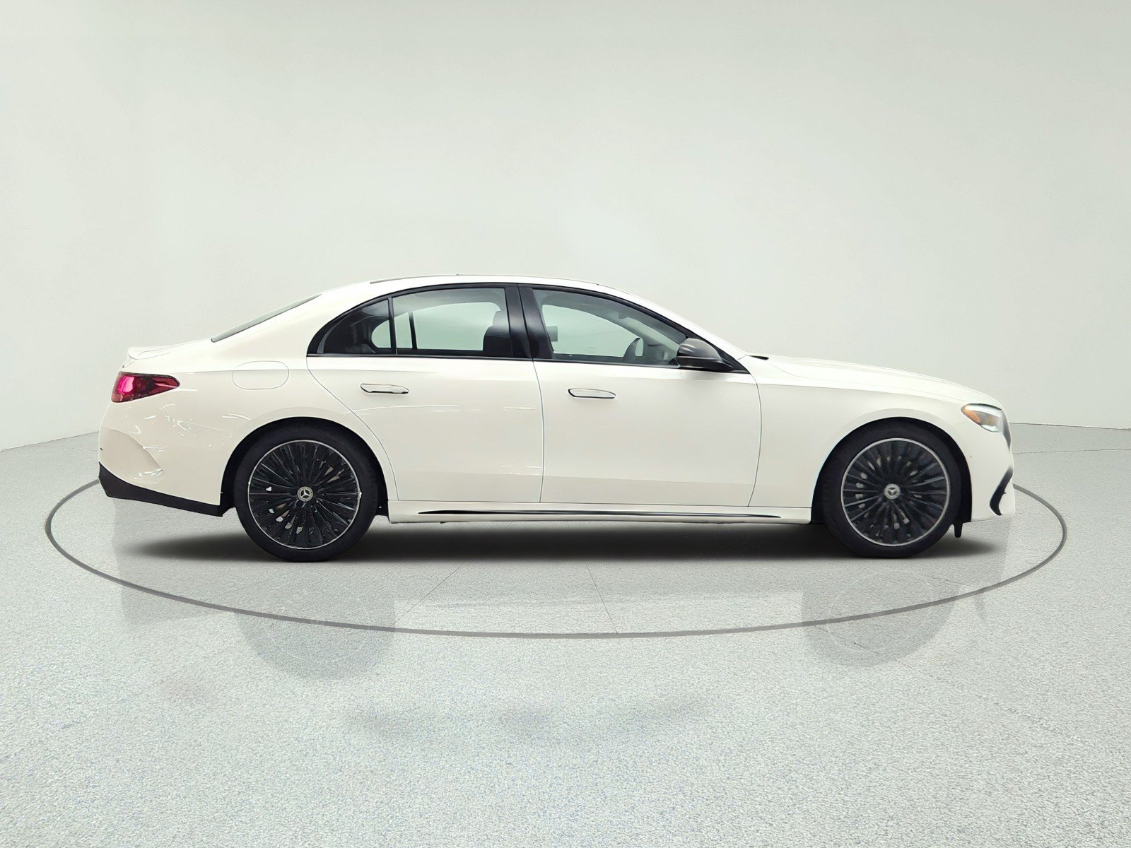 New 2027 Mercedes-Benz E 450 4MATIC Sedan image 4