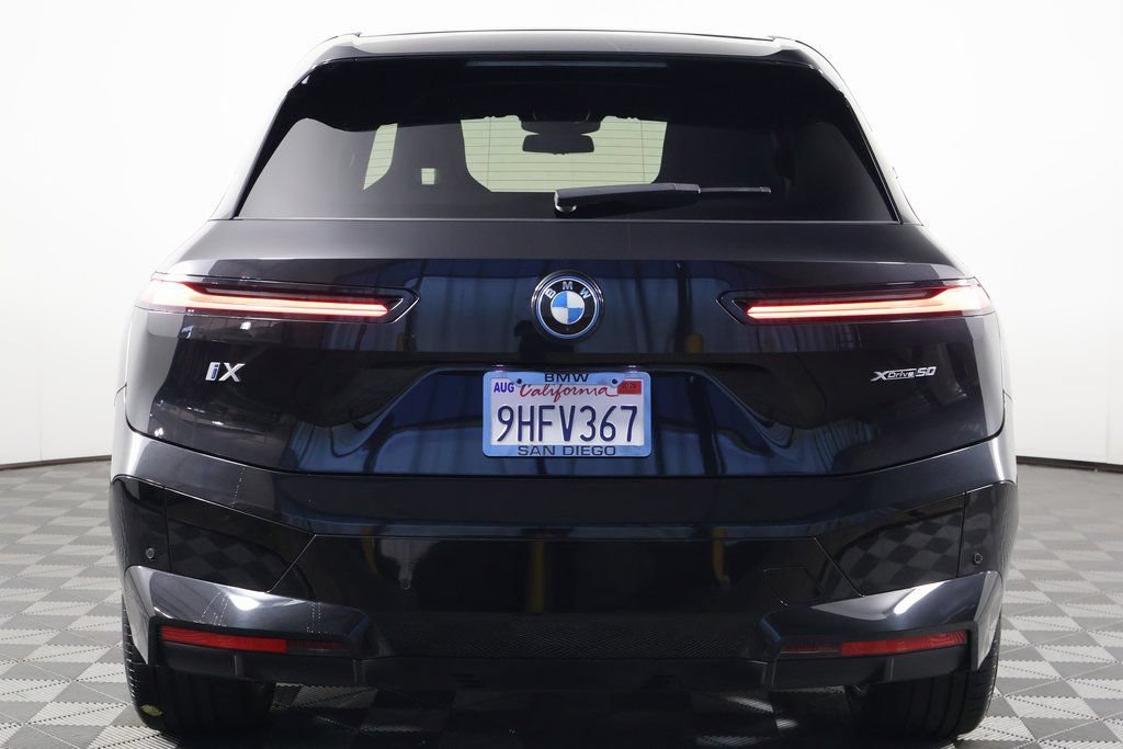 Used 2024 BMW iX xDrive50 w/ Sport Package AWD/4WD image 5