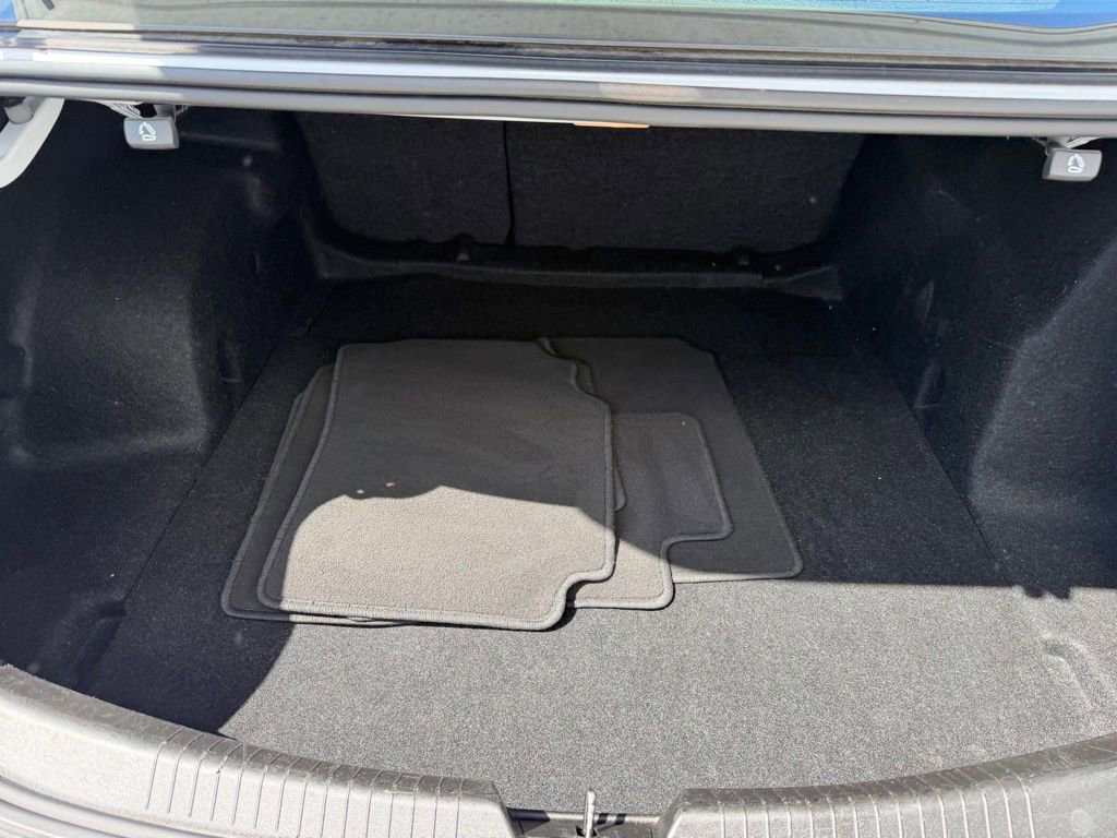 Used 2023 Chevrolet Malibu LT image 30