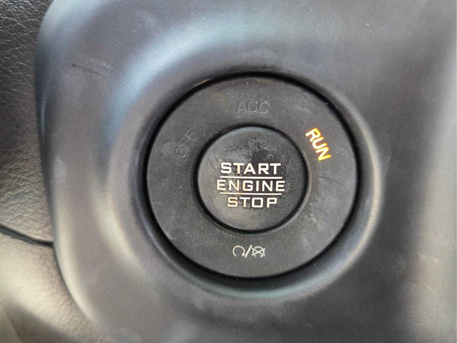 Used 2023 Jeep Wrangler Unlimited Sahara w/ Cold Weather Group AWD/4WD image 28