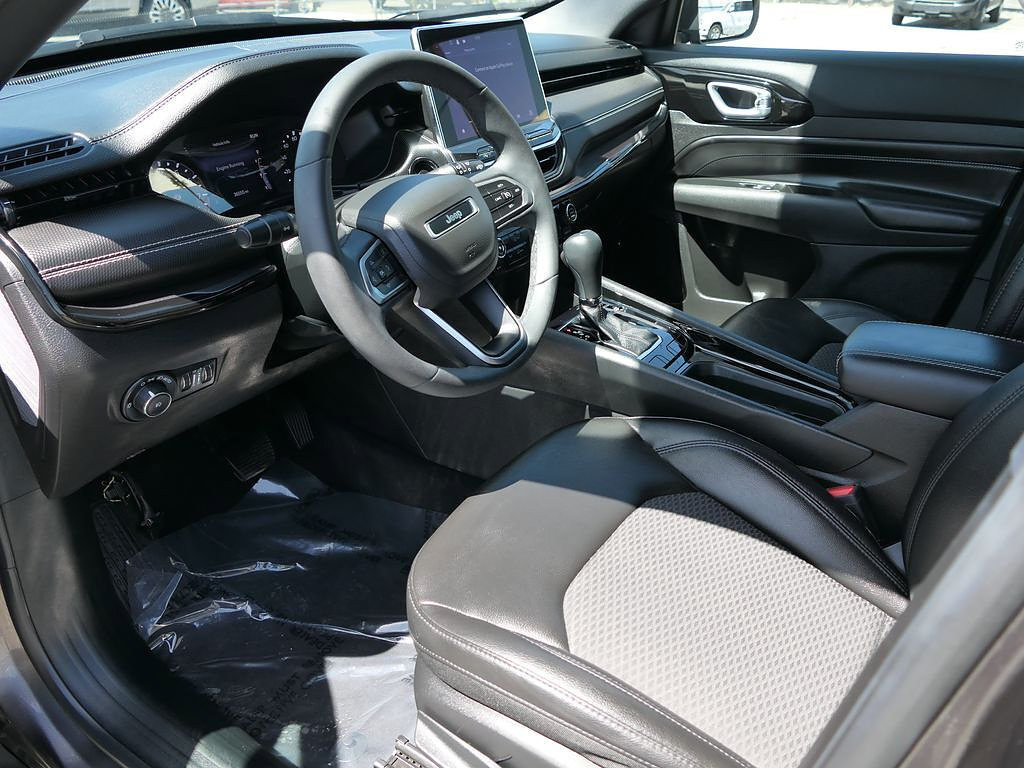 Used 2022 Jeep Compass Latitude FWD image 10