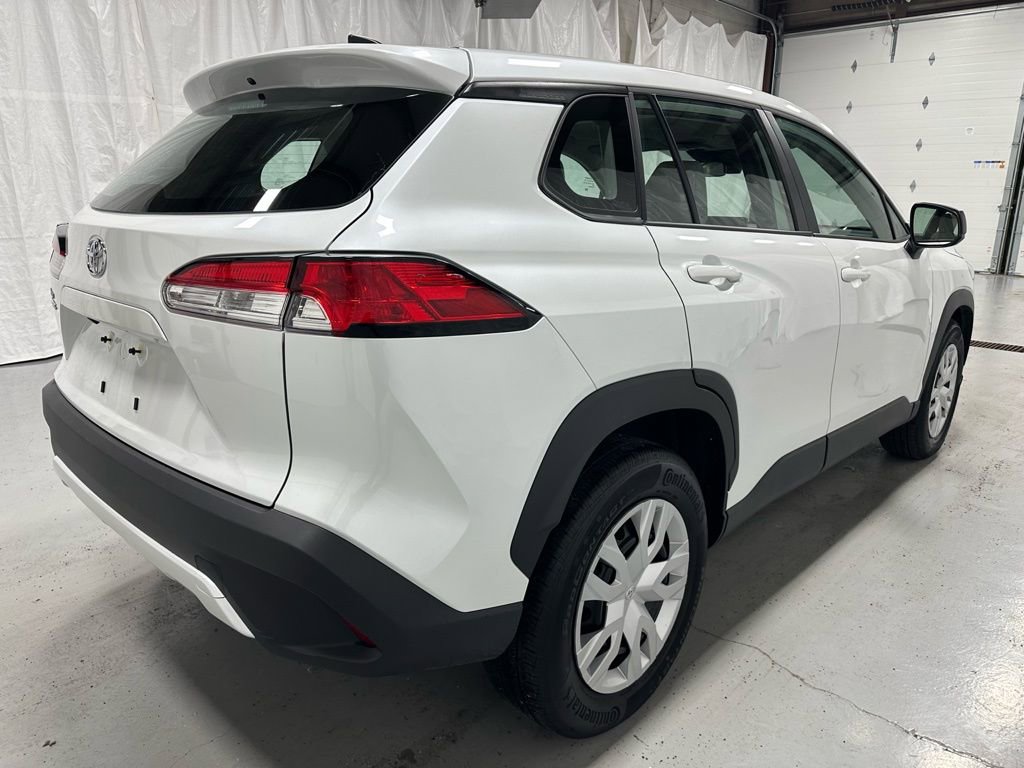 Used 2025 Toyota Corolla Cross L image 7
