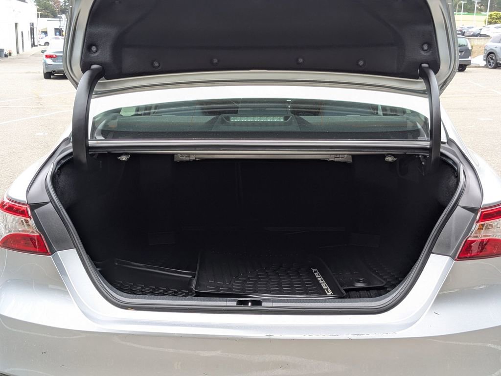 Used 2019 Toyota Camry LE FWD image 25