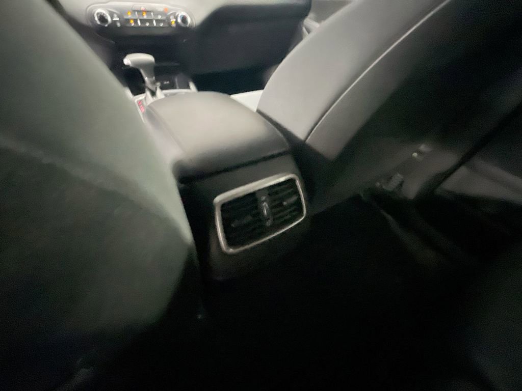 Used 2019 Kia Sorento LX image 19