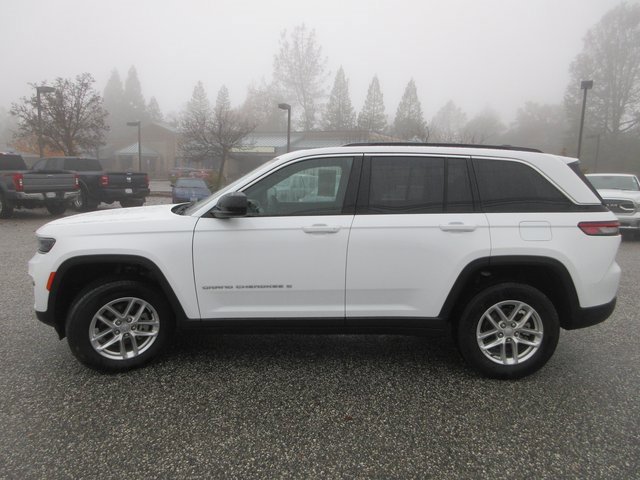 Used 2024 Jeep Grand Cherokee Laredo X w/ Luxury Tech Group I image 9