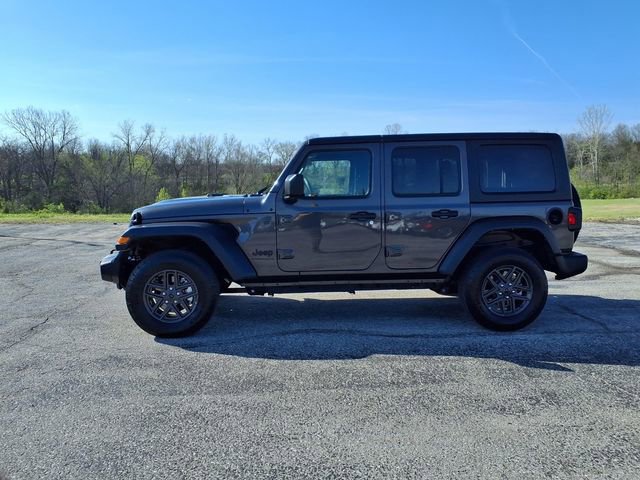 Used 2025 Jeep Wrangler Sport S image 37