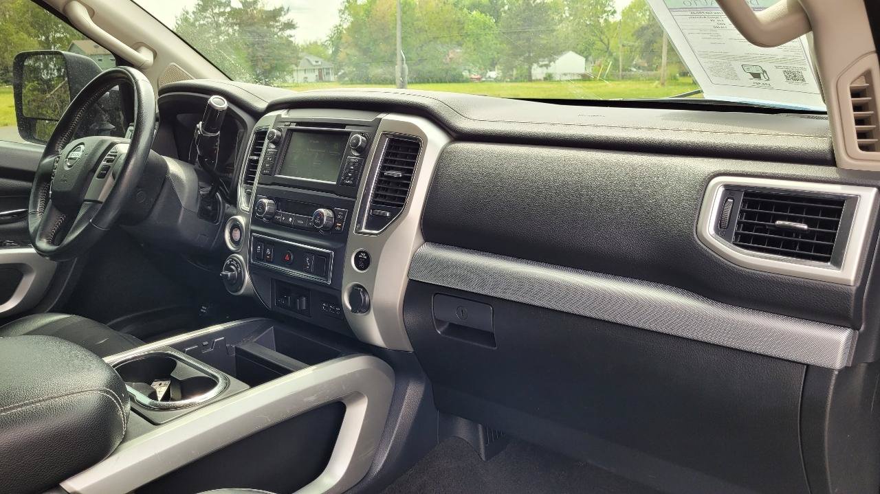 Used 2019 Nissan Titan PRO-4X w/ Pro-4x Utility Package AWD/4WD image 19