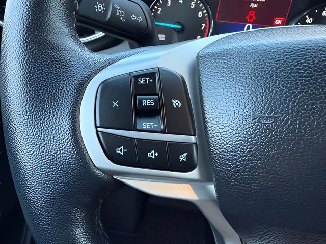 Used 2022 Ford Explorer XLT w/ Equipment Group 202A AWD/4WD image 18