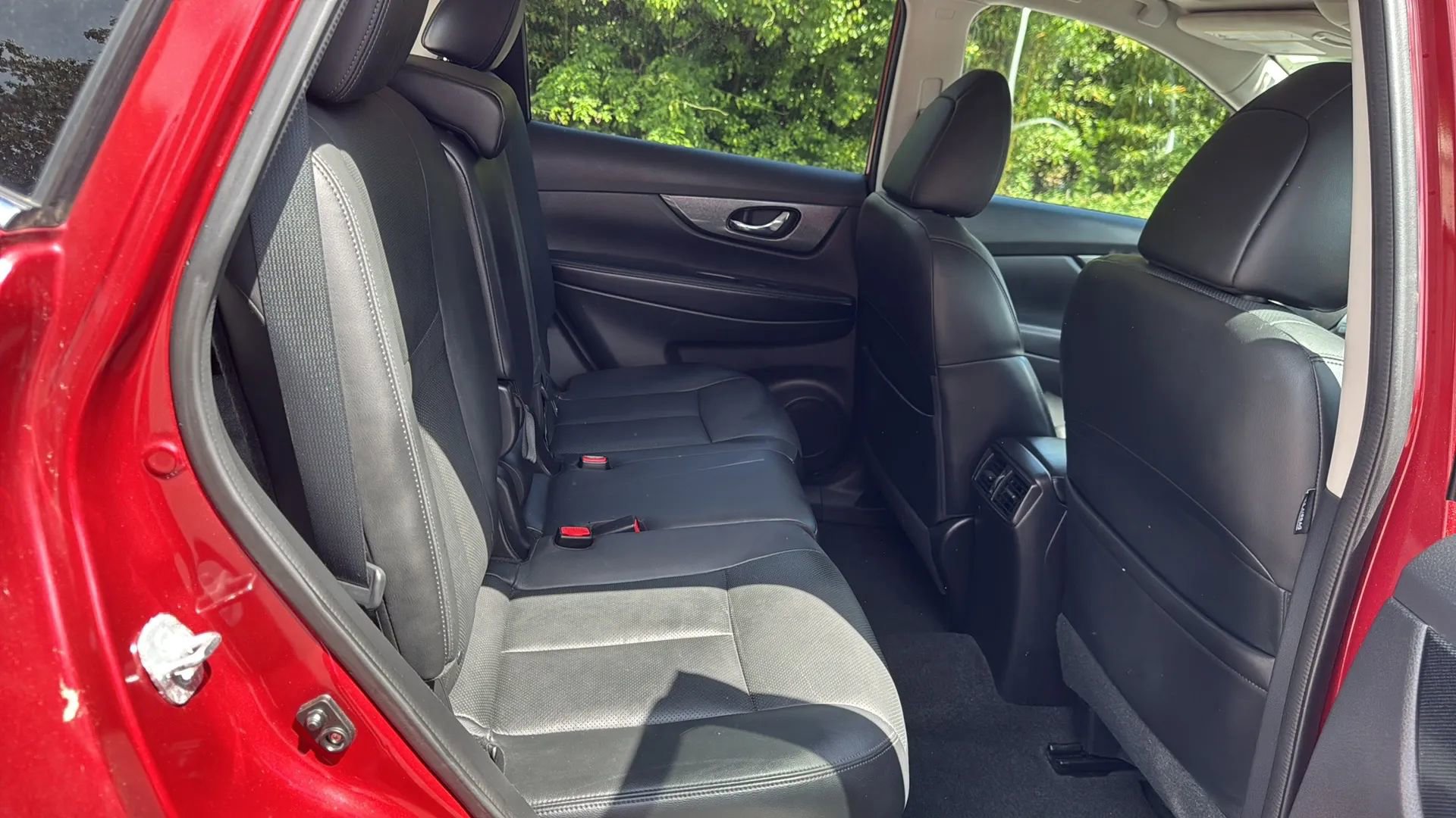 Used 2014 Nissan Rogue SL w/ SL Premium Package image 13