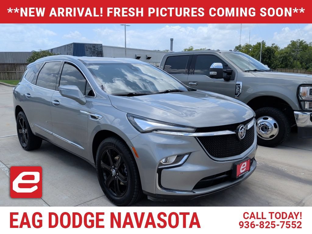 Used 2023 Buick Enclave Essence w/ Sport Touring Edition FWD image 1