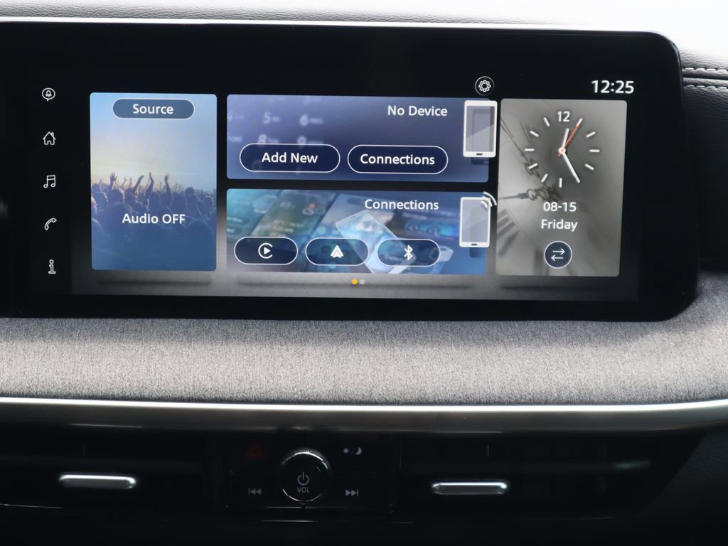 Used 2025 Nissan Kicks SV image 14