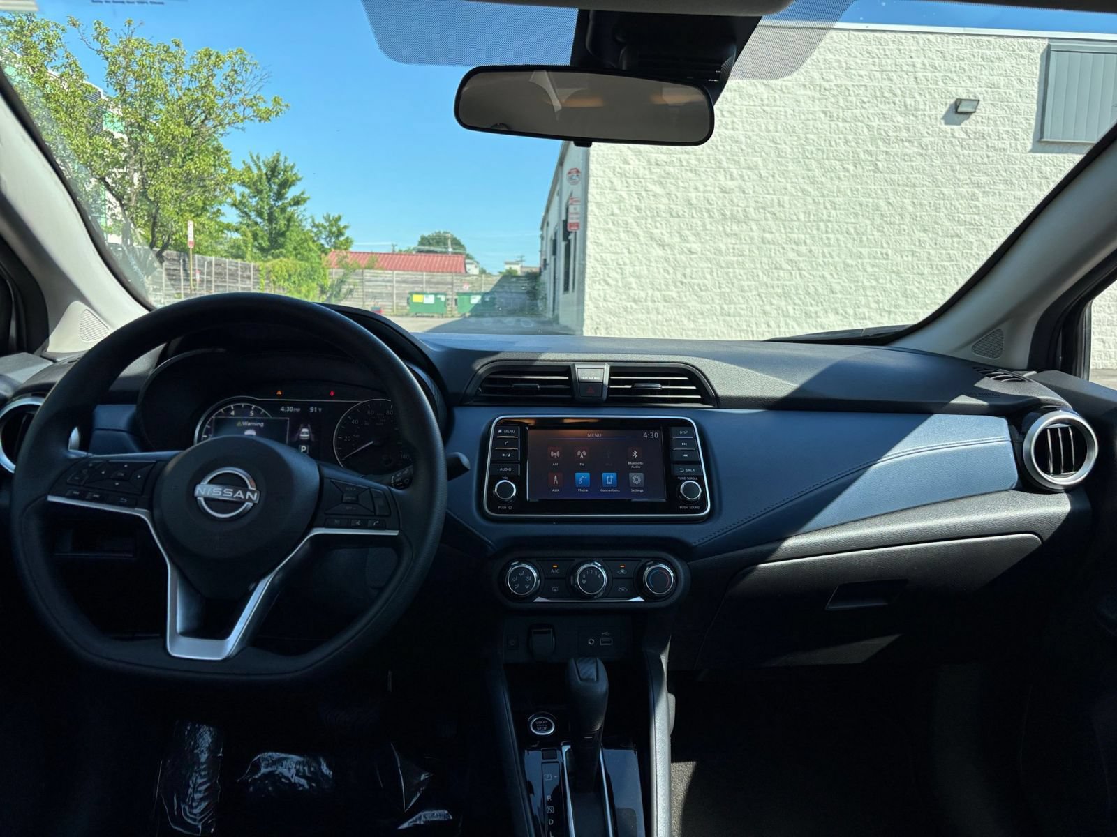 Used 2025 Nissan Versa SV FWD image 32
