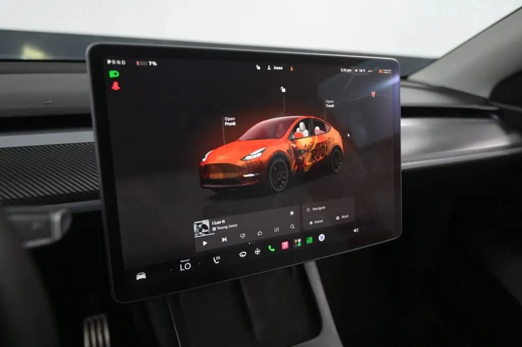 Used 2022 Tesla Model Y Performance AWD/4WD image 25