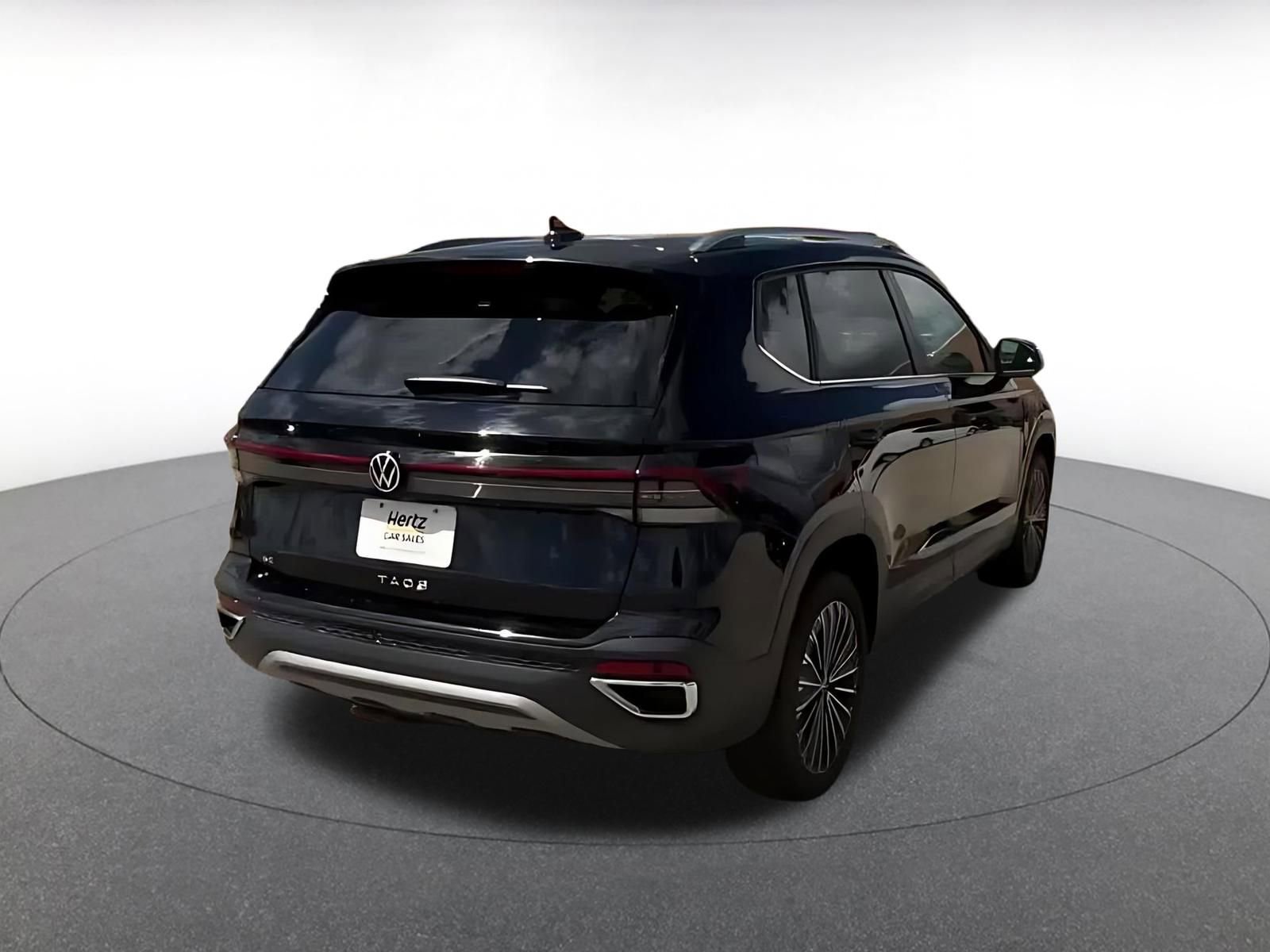 Used 2025 Volkswagen Taos SE FWD image 14