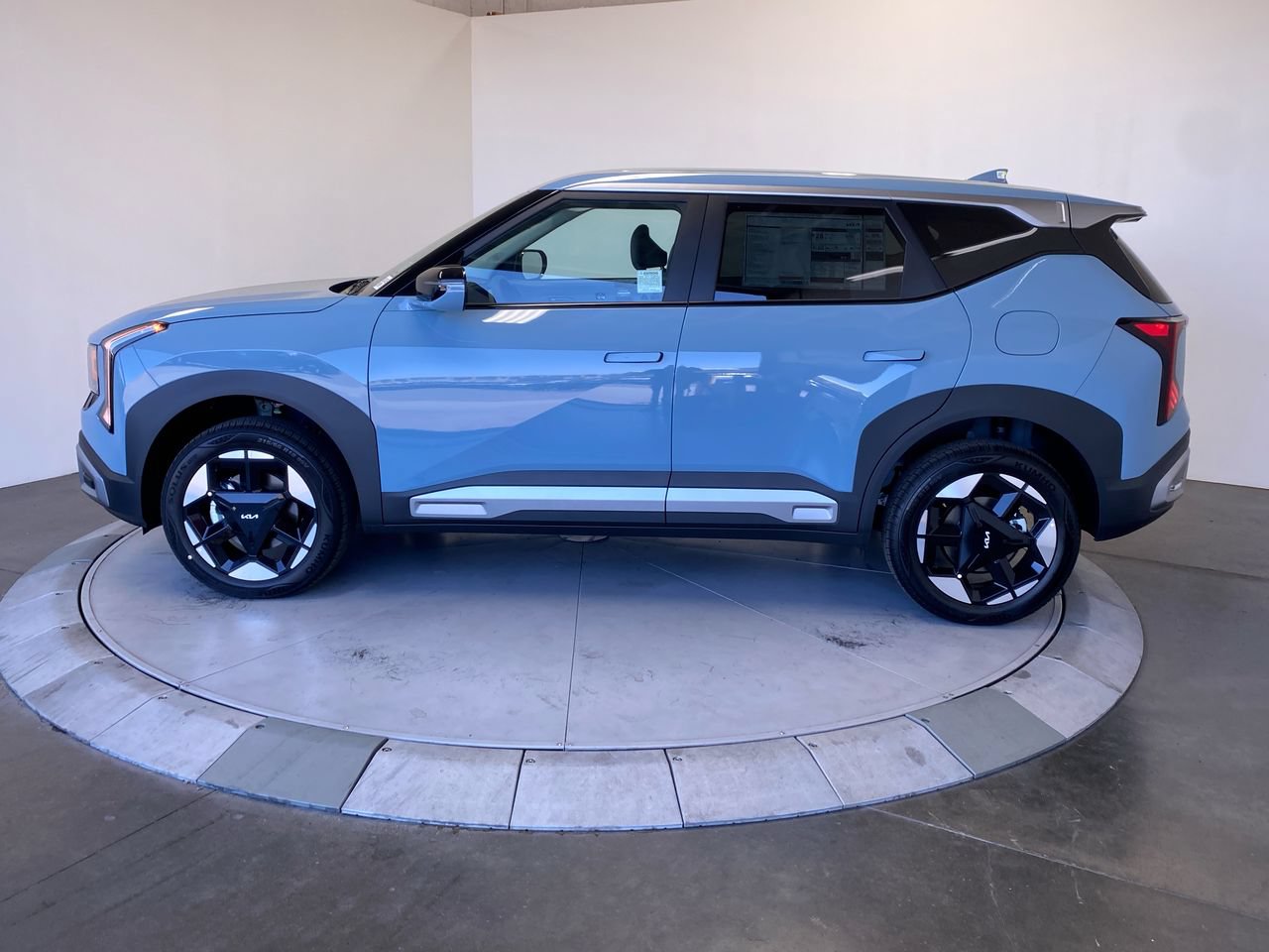 New 2027 Kia Seltos S AWD/4WD image 2