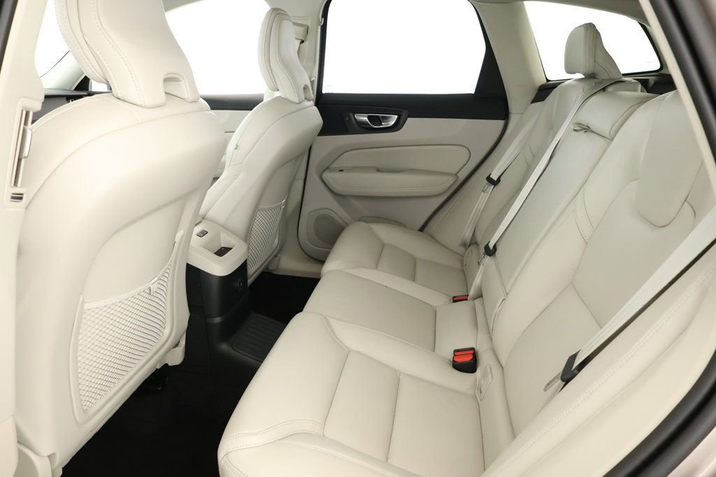 Used 2025 Volvo XC60 T8 Ultra w/ Protection Package Premier image 21
