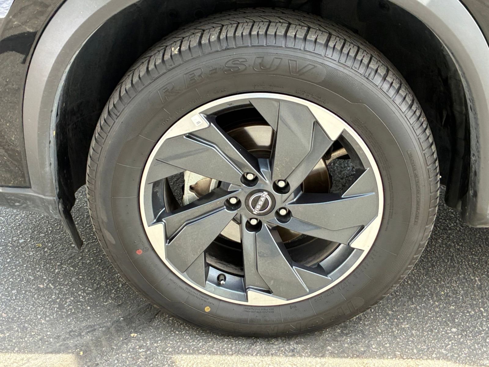 Used 2025 Nissan Rogue SV image 32