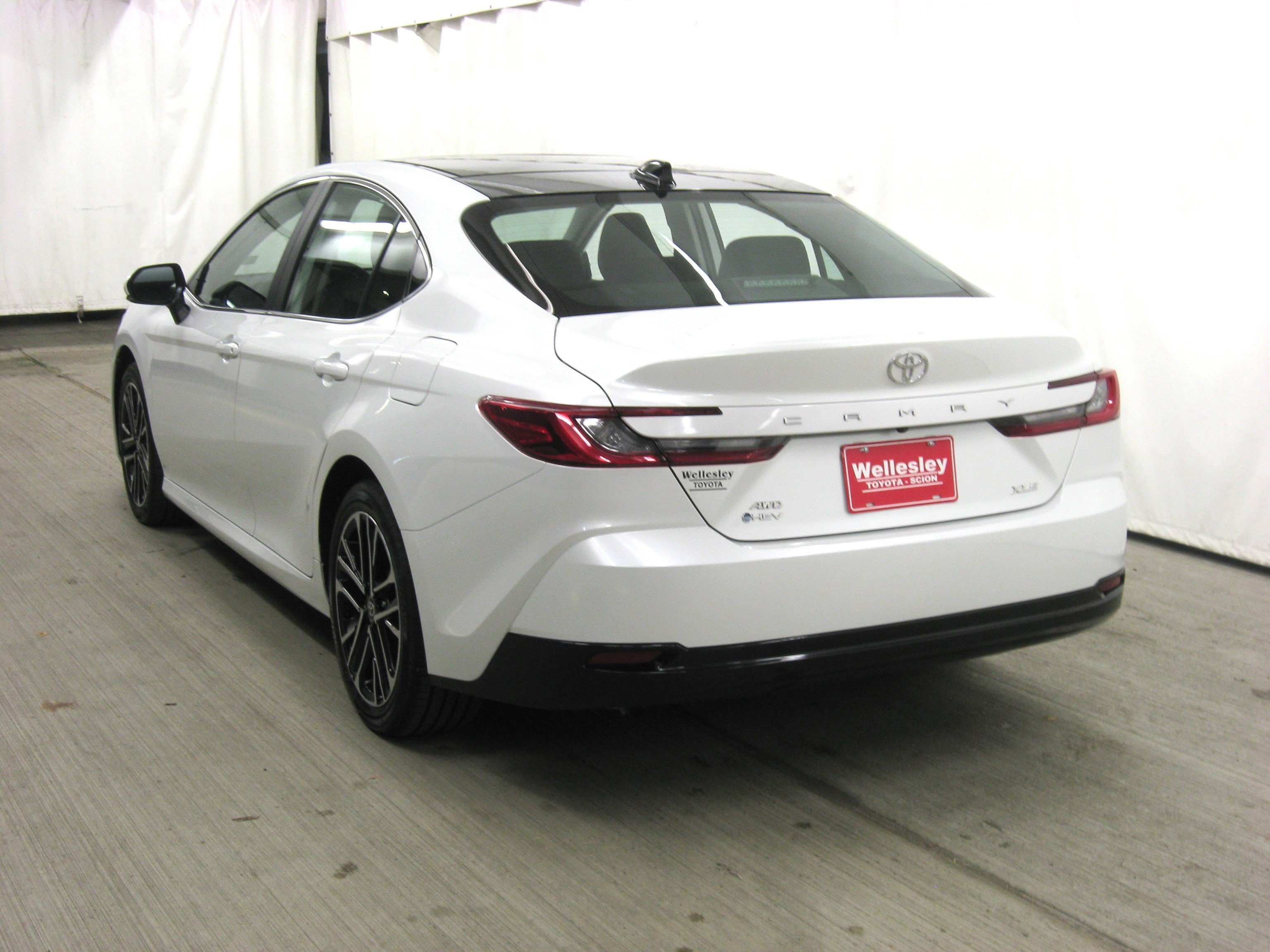 Used 2025 Toyota Camry XLE image 26