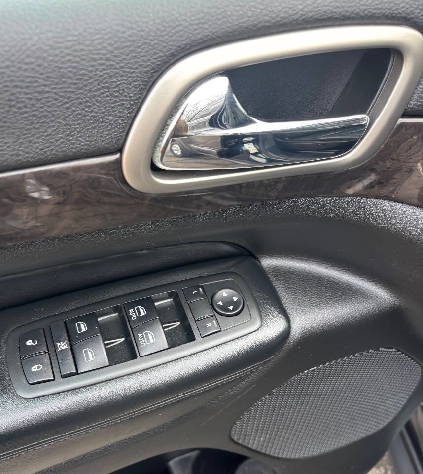 Used 2012 Jeep Grand Cherokee Laredo image 9