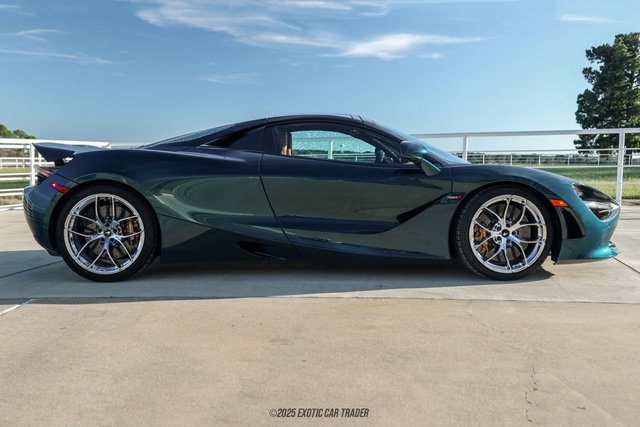 Used 2022 McLaren 720S Spider image 15