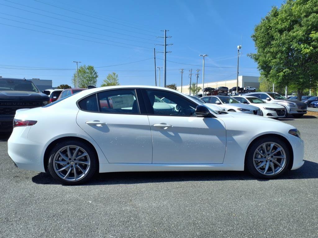 New 2025 Alfa Romeo Giulia w/ Driving Assist Package RWD image 22