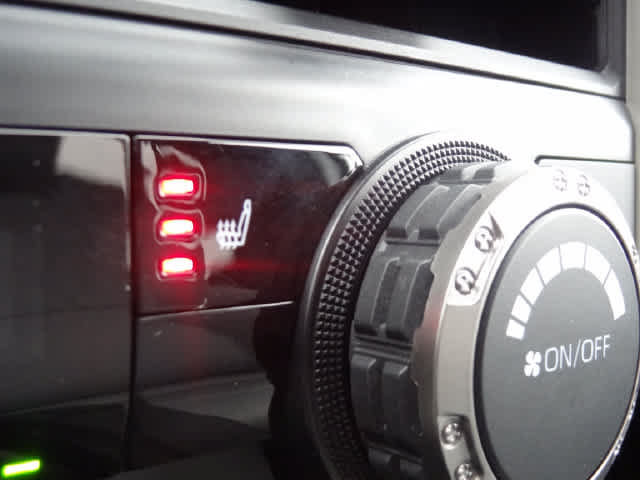Used 2025 Toyota Tacoma SR5 AWD/4WD image 25