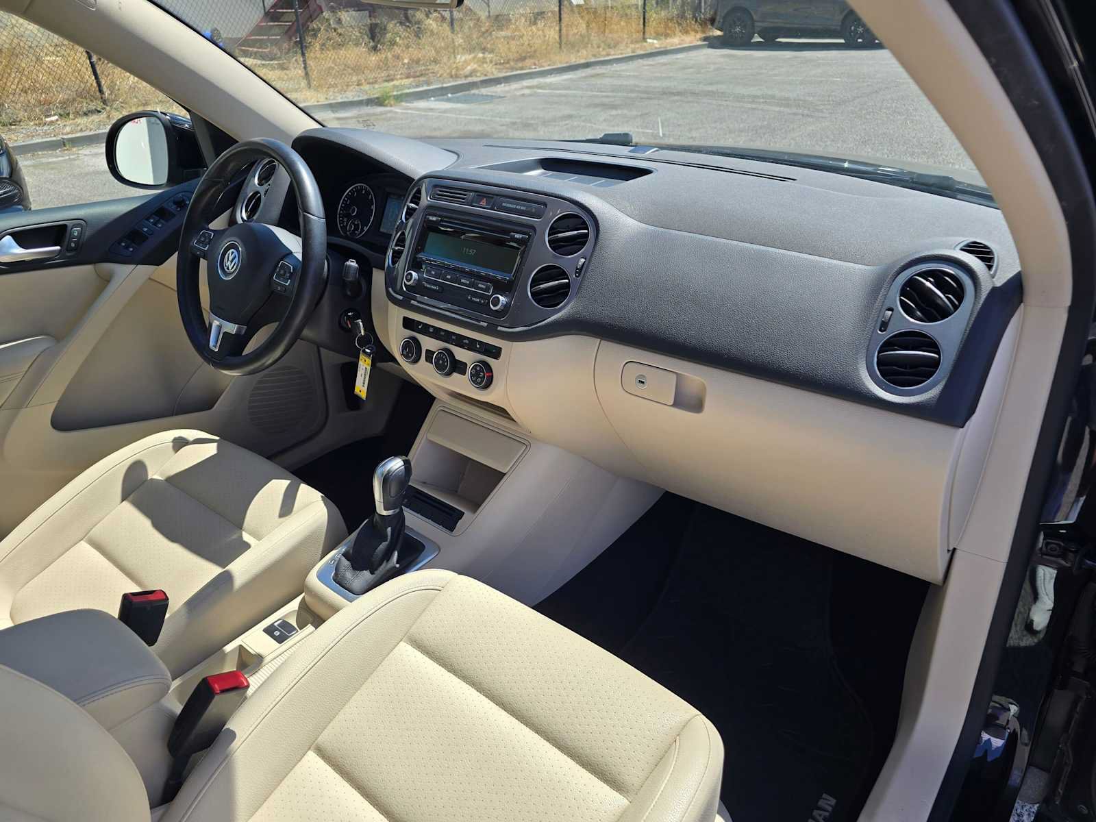 Used 2014 Volkswagen Tiguan SE FWD image 10